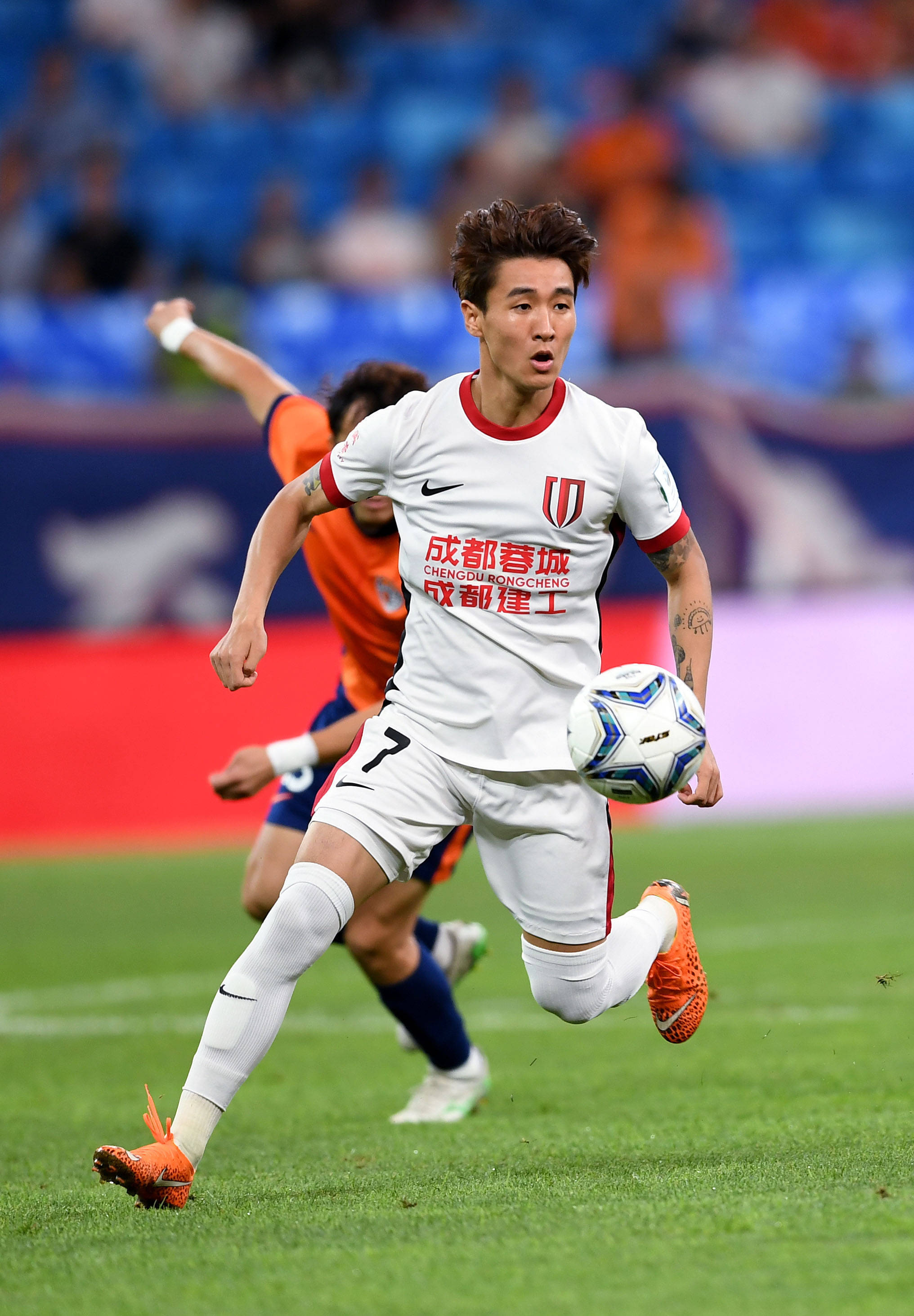 成都蓉城发布备战花絮，今晚回应争议，CBA季后赛任务艰巨，团队化学反应显著的简单介绍